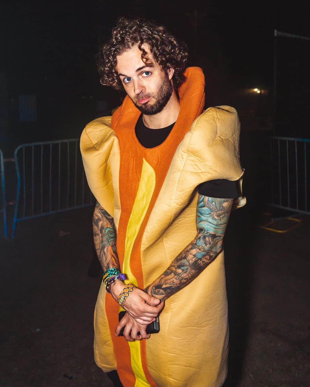 カーティス・ルポールさんのインスタグラム写真 - (カーティス・ルポールInstagram)「🌭 Wiener u gonna text me back? @escapehalloween was hot, dog. Thanks @insomniacevents @pasqualerotella Let’s ketchup at @countdownNYE 👽😂」10月30日 9時55分 - curtislepore