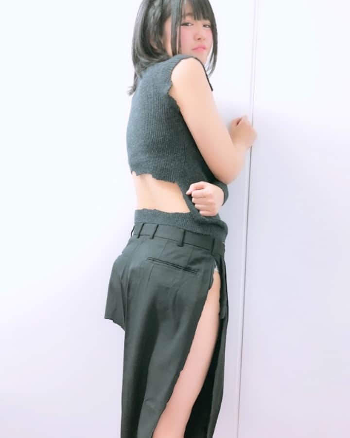 川瀬杏南のインスタグラム：「切られましたとき。 #グラビア #インスタグラビア #ニット」