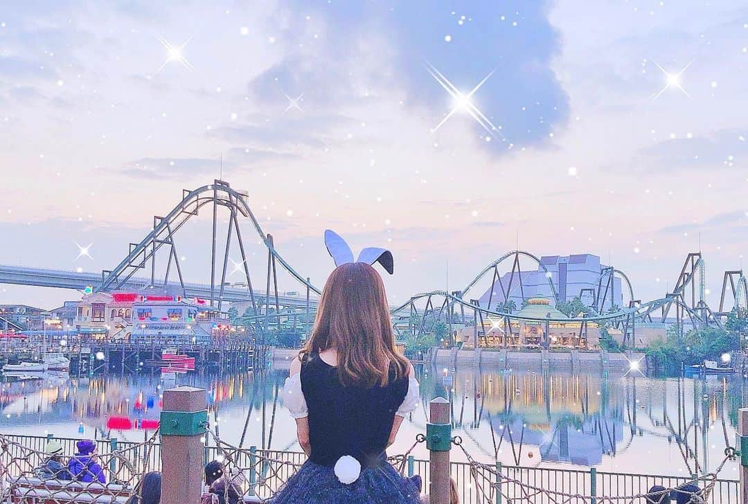 岡田美紅のインスタグラム：「#ユニバ #ハロウィン仮装  後ろ姿が映てた🤤💭💓✨笑 正面の写メは後日 ハロウィン当日にでも🎃👻」