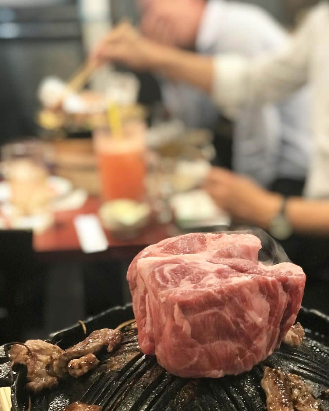 のインスタグラム：「Lastnight BBQ🍖🍻 #だるまや #新宿三丁目 #ジンギスカン #エアーズロック #foodporn #dinner #bbq #AyersRock」