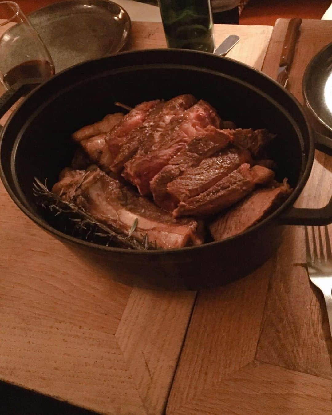 大森美希さんのインスタグラム写真 - (大森美希Instagram)「la viande la viande la viande #diner #dinner #paris #viande #lanaturemorte #frenchfood #parislife #晩ごはん #フレンチ #肉 #友人と食事 #パリ #パリ散歩 #パリ生活 #海外生活 #海外で働く」10月30日 11時21分 - mikiomori_