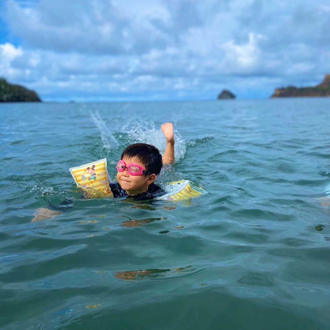 潮田玲子さんのインスタグラム写真 - (潮田玲子Instagram)「小笠原最終日、シーカヤックで海へ🏖 気持ちよかった〜😍🙌 #小笠原 #海遊び #波打ち際で #うちあがりました💦 #トドと言わないで🤣笑」10月30日 12時13分 - reikoshiota_official