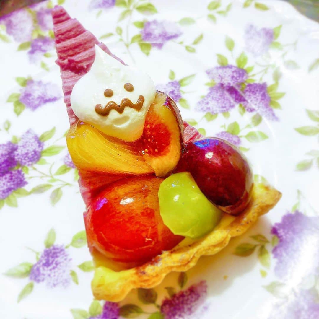 朝比奈南さんのインスタグラム写真 - (朝比奈南Instagram)「#halloween #cake #sweets #sweetstagram #ハロウィン　#デザート　#甘党　#スイーツ　#ケーキ」10月30日 12時22分 - minami_asahina