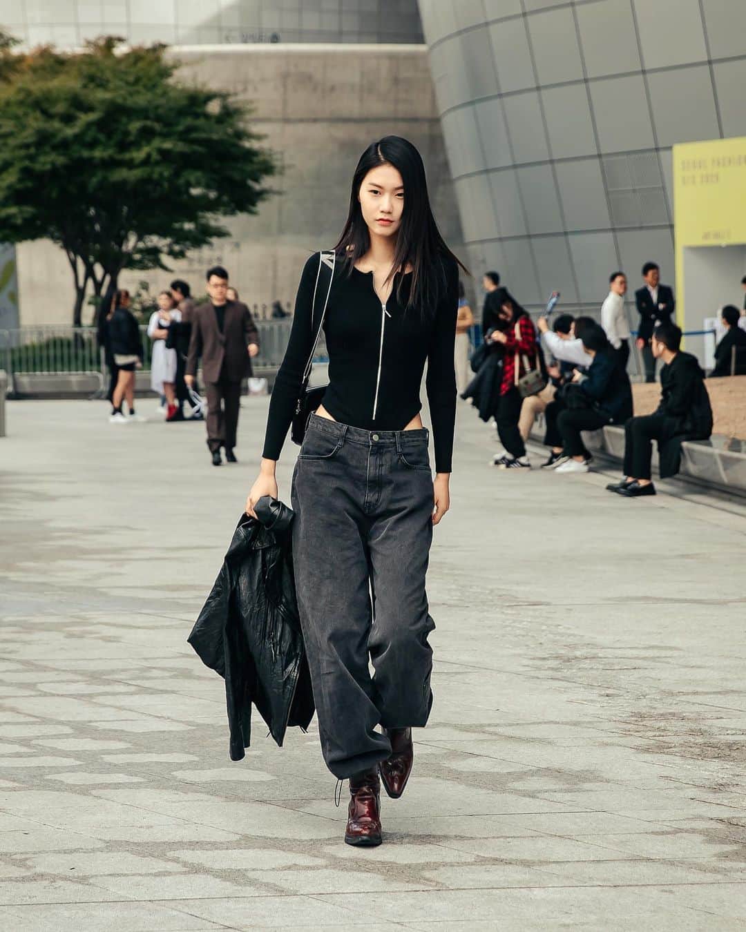 가로수길 , Seoulのインスタグラム：「SFW Street Fashion Style Thx @jungha.0 🔥🔥 모델 하영님」
