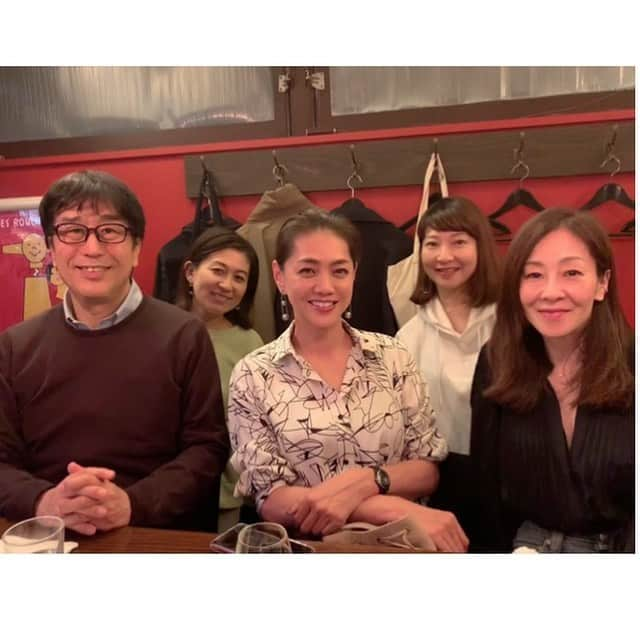 前田典子さんのインスタグラム写真 - (前田典子Instagram)「#ビストログルトン #大好きなお店 😋  #カリフラワーのムース #イチヂクとブラータチーズ #ししゃものフリット #玉ねぎのグリル👍💕 #しいたけソテーと銀杏 #カニクリームコロッケ #和牛ともさんかく #つぶ貝とそら豆のリゾット #食べたねー  #お誕生日祝い 🎂 #デザート #ありがとうございました😊 #婦人会 @mamimami0313  @yuka5427  @miwettam  #松任谷正隆さん 👓 も婦人会トーク混ざれます  #マエノリグルメ」10月30日 12時50分 - maenorichang