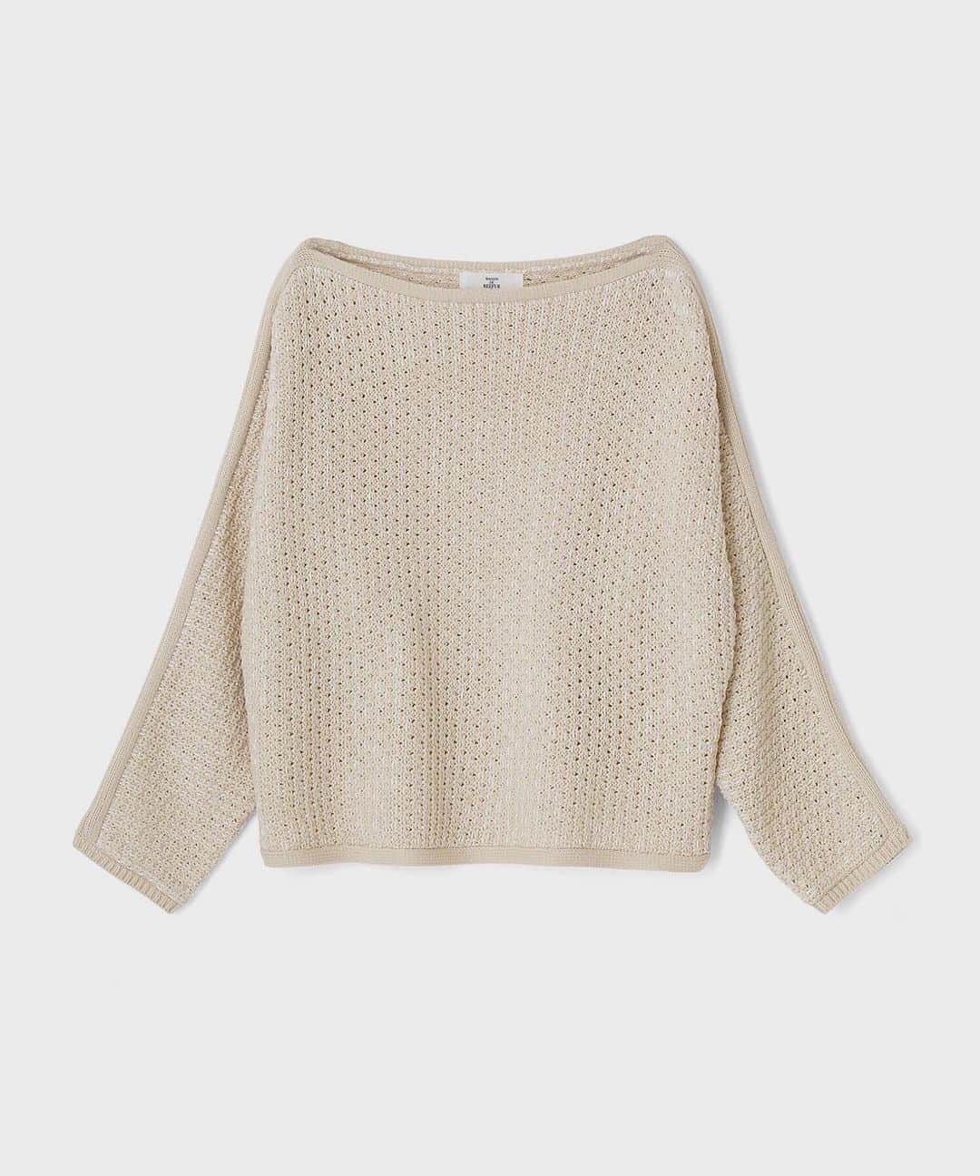 MAISON DE REEFURのインスタグラム：「. ◼️Boat Neck Knit / @maisondereefur . ざっくりとしたミドルゲージのニットトップスです。 身頃から袖まで一枚で編むことで、表情のあるシルエットに仕上げました。少し厚みのある生地でも、ボートネックで程よく鎖骨を見せられて、女性らしい着こなしに。 . コットンブレンドの素材で作ったベーシックアイテムは、シーズンを問わず活躍します。 . ［ 展開店舗 ］ ルミネエスト新宿店・博多店・OFFICIAL WEB SHOP・ZOZOTOWN . #maisondereefur #knit #winter #2019aw #メゾンドリーファー #ニット」