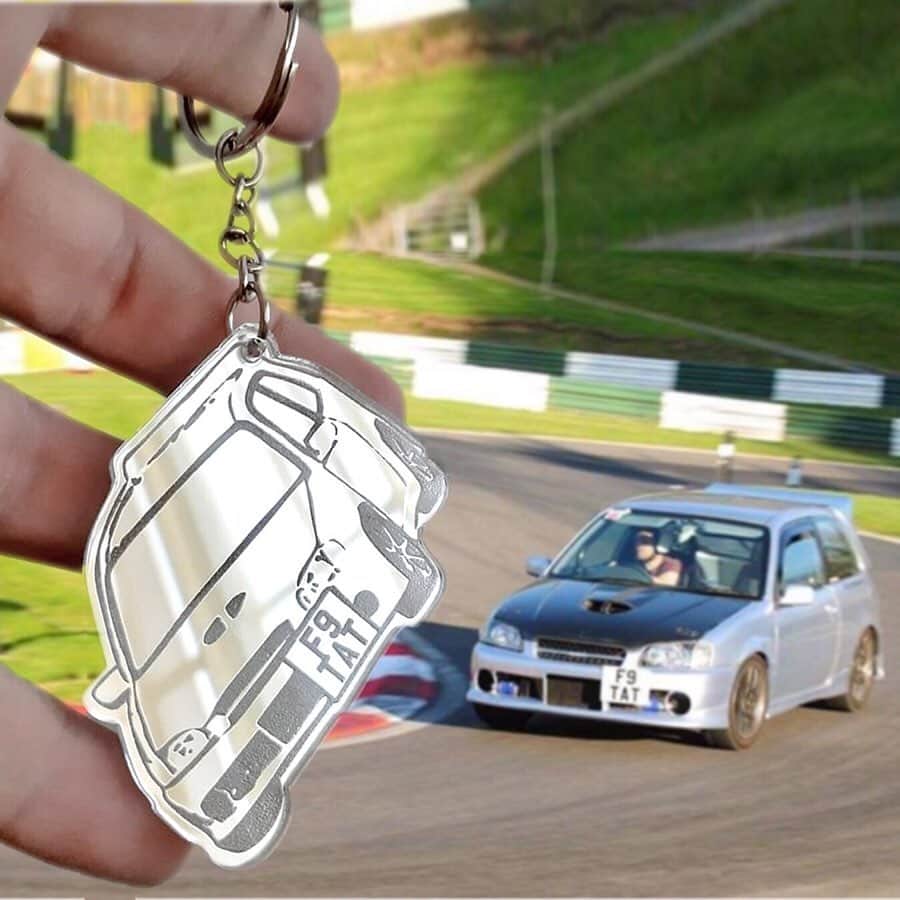 CarsWithoutLimitsさんのインスタグラム写真 - (CarsWithoutLimitsInstagram)「Tag someone who would want one of these with their set of keys 🔑 Check out @oeldesign_keychains . LIMITED QUANTITY AVAILABLE  #carswithoutlimits」10月30日 13時15分 - carswithoutlimits