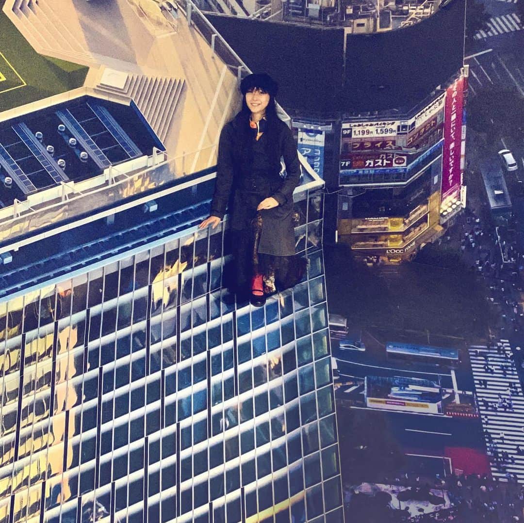 安珠さんのインスタグラム写真 - (安珠Instagram)「東京一の眺め 地元が誇らしい💖﻿ ﻿ ‪#渋谷スクランブルスクエア‬﻿ ‪#SHIBUYASKY‬﻿ #渋谷スカイ﻿ #Trickphotospot﻿」10月30日 13時45分 - anjuphotographer