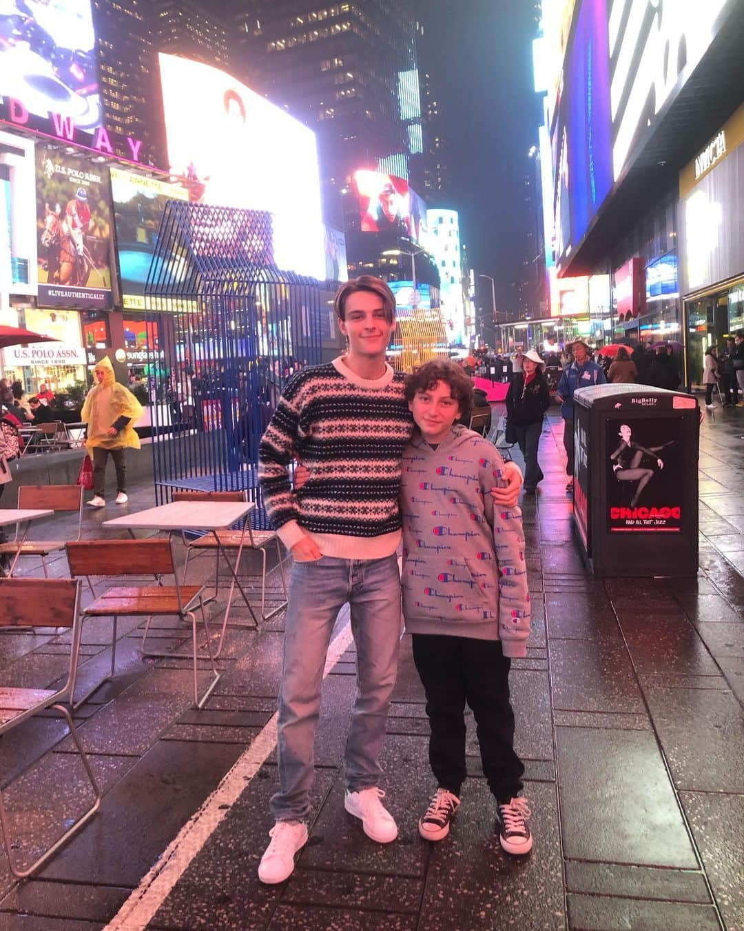 オーガスト・マトゥーロさんのインスタグラム写真 - (オーガスト・マトゥーロInstagram)「Day off of filming @slapfacefilm today, so we took the train to NYC to have dinner with @coreyfogelmanis, got to eat @alamodeicecreamshoppe (allergy friendly & delicious!) and then I was surprised with tickets to @hamiltonmusical  I’ll never forget this day!」10月30日 13時52分 - augustmaturo