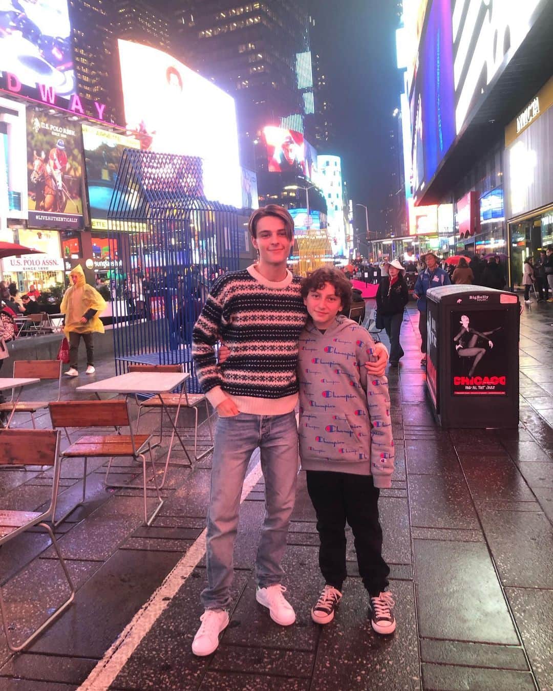 オーガスト・マトゥーロのインスタグラム：「Day off of filming @slapfacefilm today, so we took the train to NYC to have dinner with @coreyfogelmanis, got to eat @alamodeicecreamshoppe (allergy friendly & delicious!) and then I was surprised with tickets to @hamiltonmusical  I’ll never forget this day!」