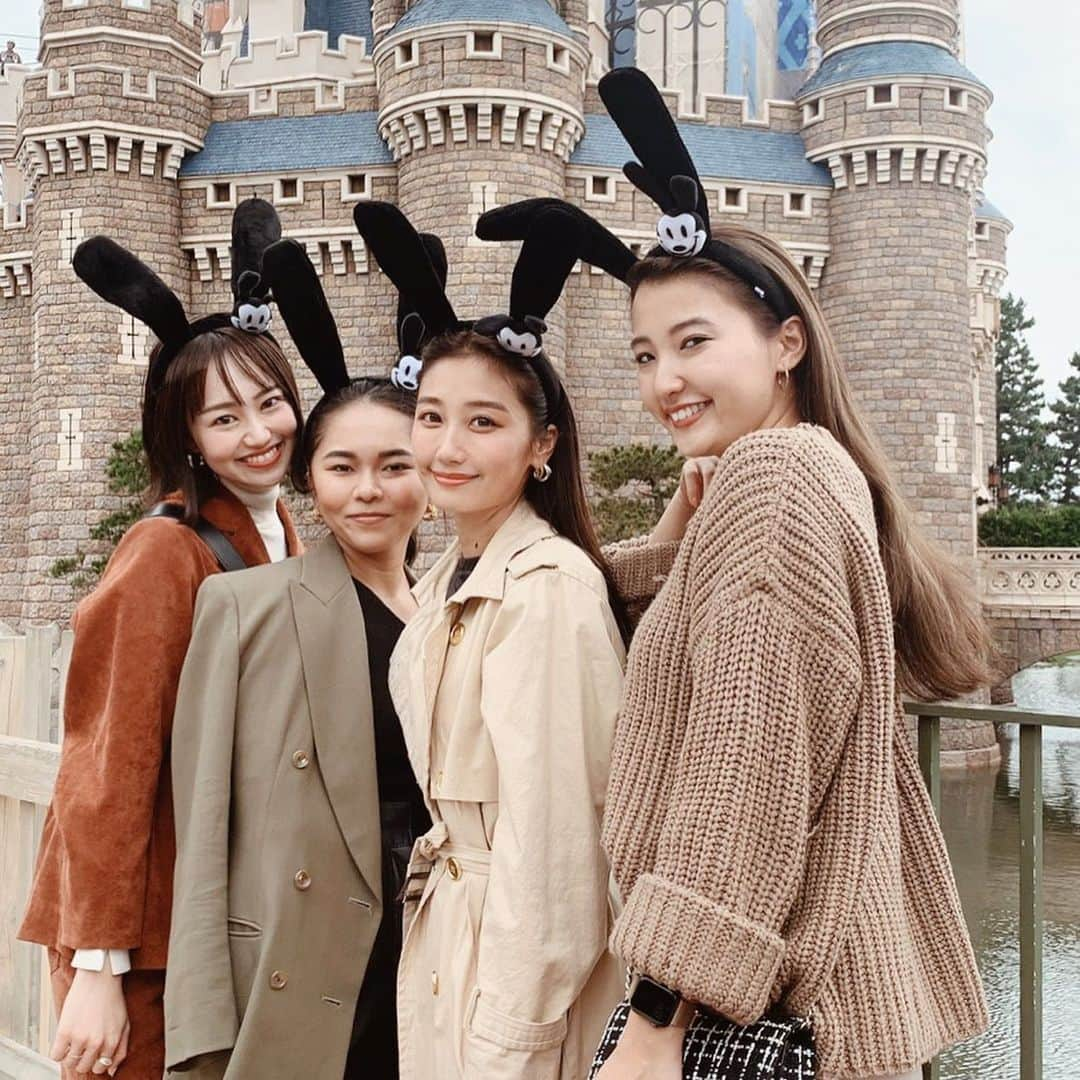 舞雛かのんさんのインスタグラム写真 - (舞雛かのんInstagram)「disneyland🧡 大好きなHEDYのメンバーと ディズニー行ってきたよ♪. . みんなでお揃いの耳つけて. ワイワイキャイキャイ. 楽しかったーー‪‪❤︎‬‪‪❤︎‬. . #disneyland #hedy #hedygirls #ジャックのハンバーグ #美味しかったから #また食べちゃった」10月30日 14時12分 - mizho_601