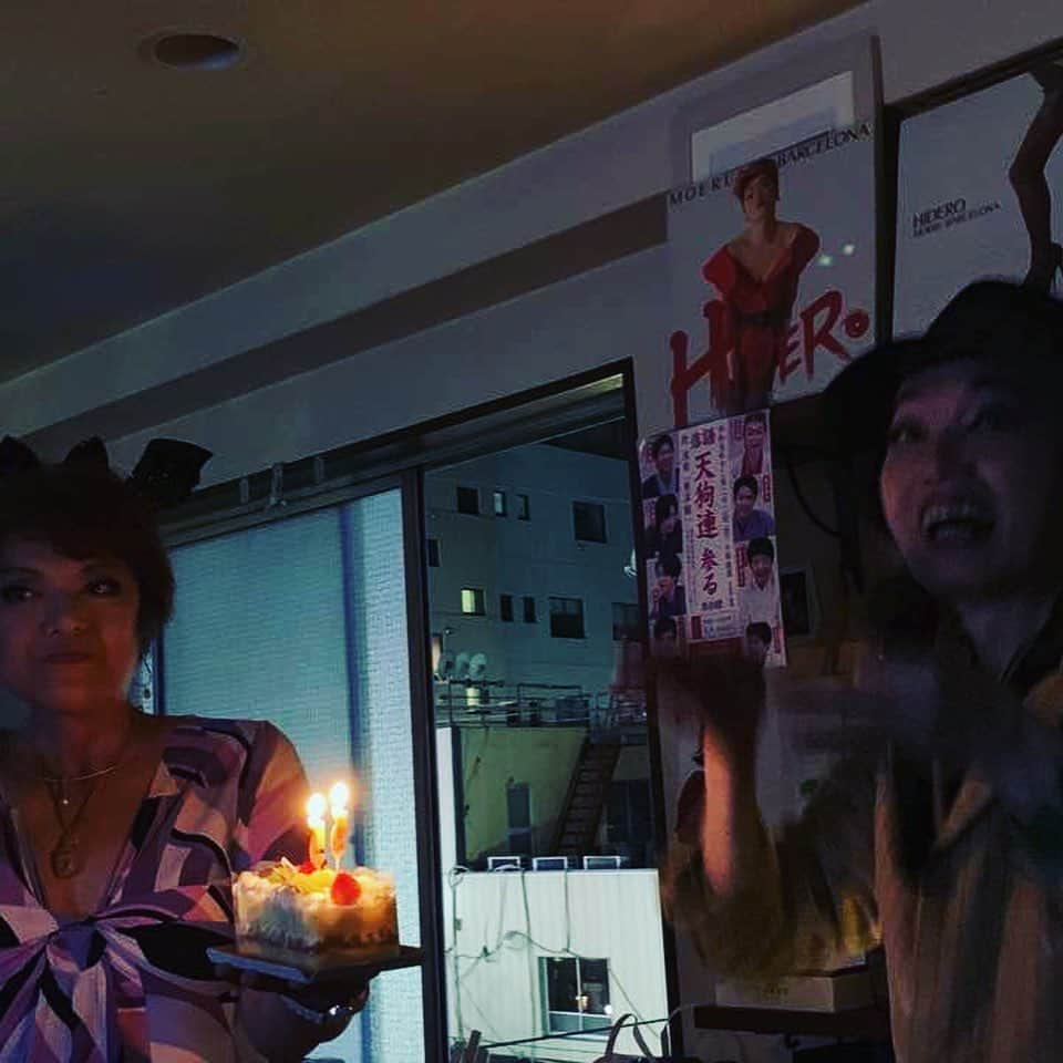 日出郎さんのインスタグラム写真 - (日出郎Instagram)「Happy birthday to me!!!!! #日出郎  #誕生 #10月30日生まれ  #本日バースディ  #55歳  #ずれやまズレ子  #ククナマハロ  #ラストラン #残り1週間  #ミニライブ  #松井誠  #満場のお客様ありがとうございました #snsでの沢山のお祝いコメント全て読ませて頂いてます」10月30日 14時35分 - hiderou1030