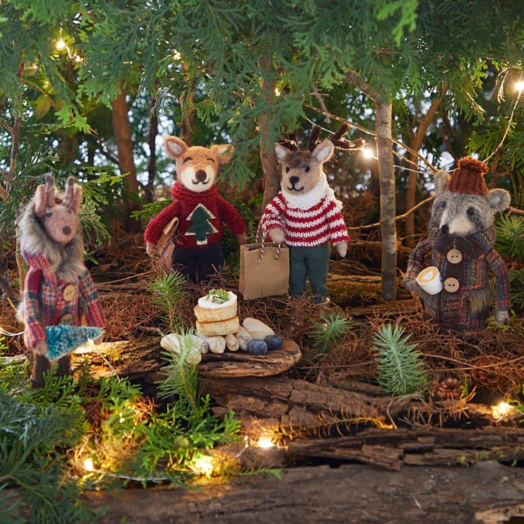 ワンズテラスさんのインスタグラム写真 - (ワンズテラスInstagram)「今年のクリスマスのテーマは「Animals in the Forest」 森の動物たちが心待ちにして準備を始めると、静かな森がクリスマスの飾り付けでキラキラと煌きはじめます。 光るデコレーションとナチュラルなマテリアルを組み合わせて、一年でいちばんウキウキワクワクする季節をむかえましょう♪  詳しくはプロフィールにあるブランドサイトをご覧ください @onesterrace  #animalsintheforest #クリスマス #chiristmas #インテリア #クリスマス雑貨 #デコレーション #森 #アニマル雑貨 #キリン #シカ #トナカイ #タヌキ #つくろう #かざろう #おくろう #でかけよう #あたたまろう #冬支度 #キラキラ #ギフト #雑貨 #onesterrace #ワンズテラス」10月30日 14時47分 - onesterrace