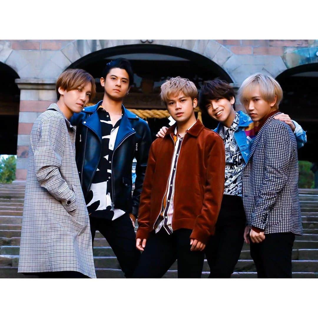 UNIONEのインスタグラム：「金沢ロケの1枚。  #UNIONE #boyband #windboys #kanazawa #autumnfashion」