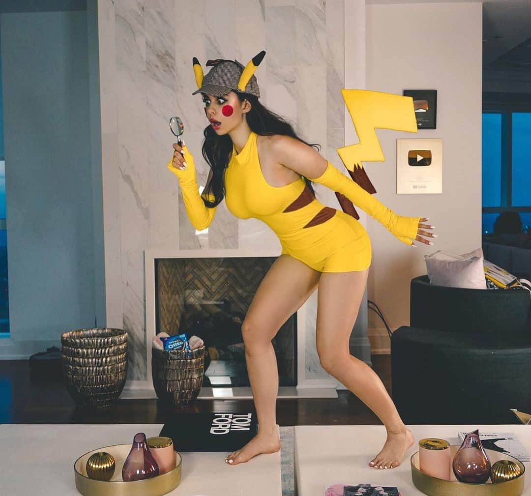 のインスタグラム：「Detective pikachu is on the case! She needs your help tracking down the missing Oreos 🔍 Comment all the Oreo locations for a ❤️ back!! #halloween 🎃👻」