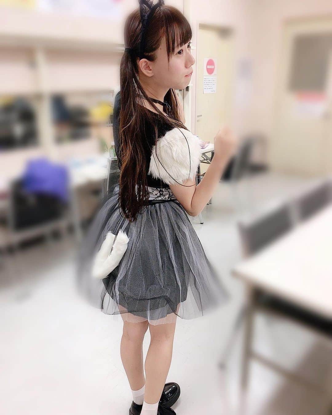 宮内桃子さんのインスタグラム写真 - (宮内桃子Instagram)「衣装ありがとうございます🐱❤︎ #pr」10月31日 1時11分 - bakemonomomo