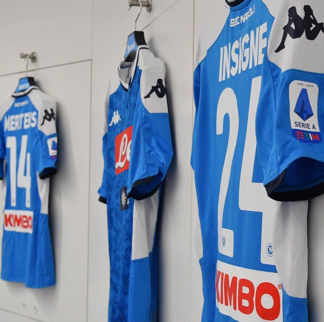 SSCナポリさんのインスタグラム写真 - (SSCナポリInstagram)「Shirts are ready 👕 💙 #ForzaNapoliSempre」10月31日 1時20分 - officialsscnapoli