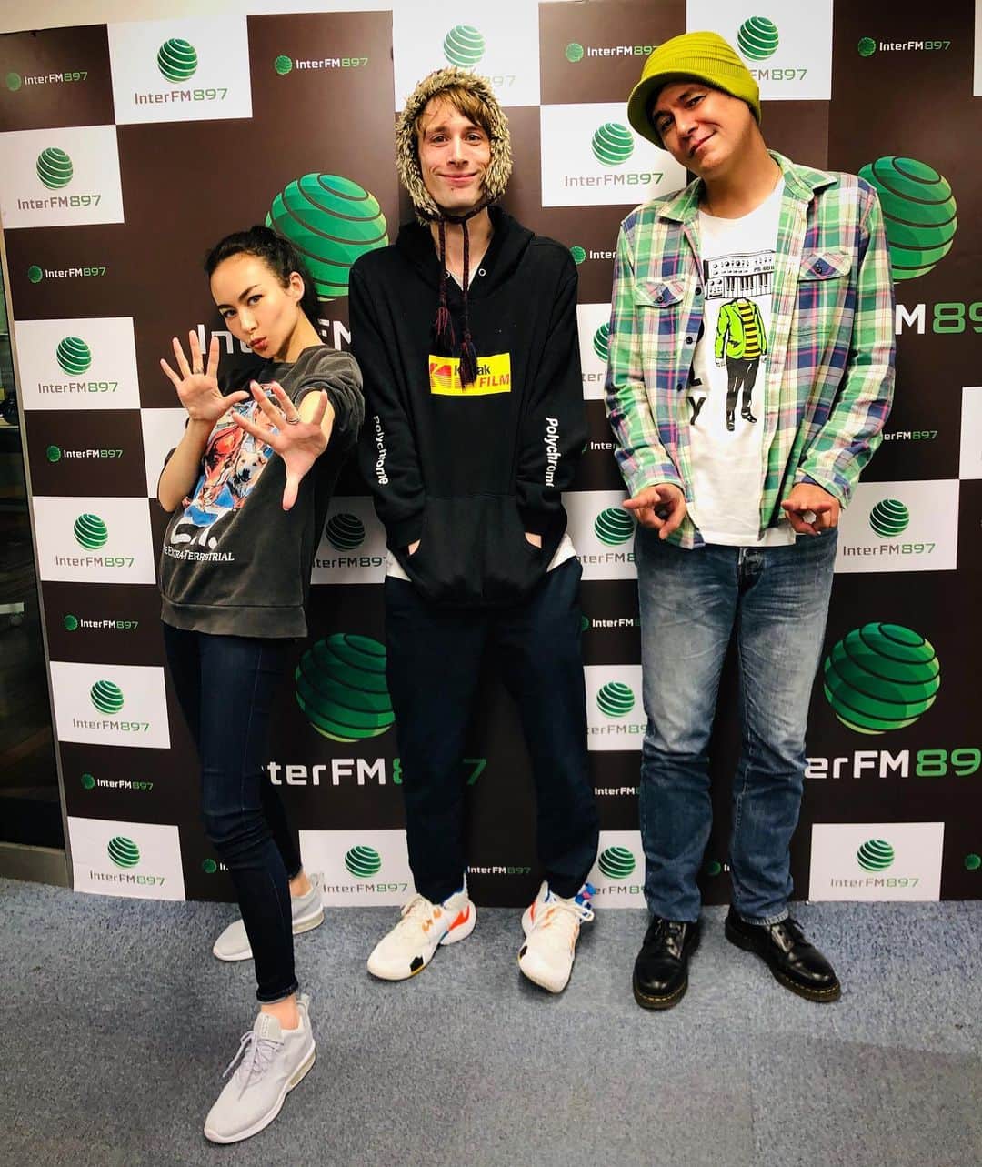 のインスタグラム：「本日のゲスト #NickMoon ☺️﻿ ﻿ 日本のお気に入りバンドは﻿The fin.とサカナクション！ 最近ミスドで色々と作業してる🍩！などなど 日本語もかなり勉強中というNick！﻿ ニューアルバム楽しみにしていましょう〜🌟🌟﻿ ﻿ #ジョージとシャウラ #interfm897」