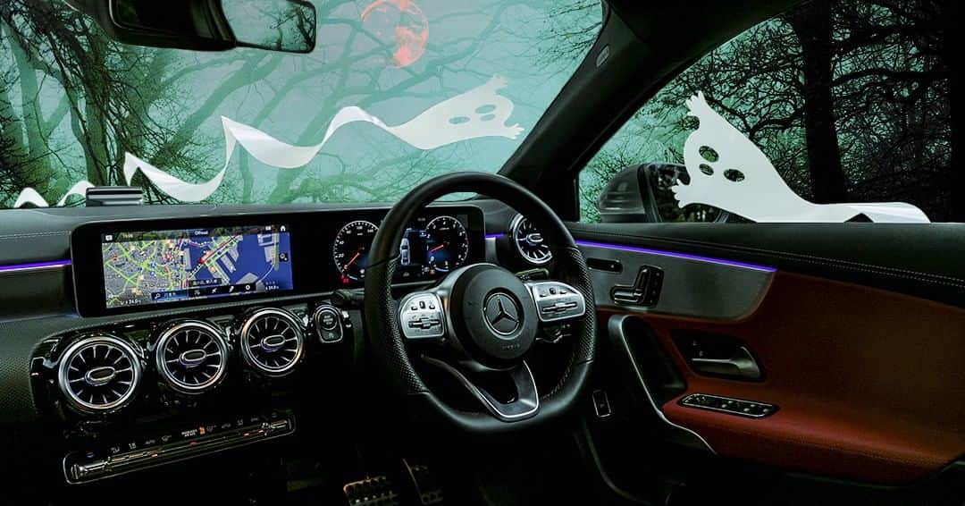 のインスタグラム：「🕸Happy Halloween🕸 Aクラス セダンの中ならゴーストが出ても安心!? #MercedesBenz #mercedesbenzjapan  #メルセデスベンツ #A250Sedan  #ハロウィン #カーインテリア #halloween2019 #AClass #ThenewAClassSedan」
