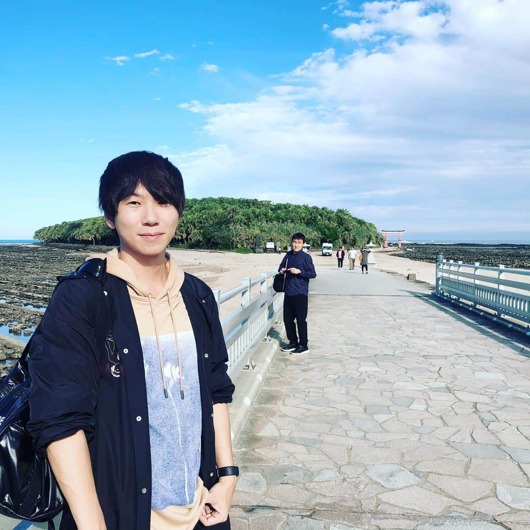 古市憲寿さんのインスタグラム写真 - (古市憲寿Instagram)「ちょっとだけ青島行けた。　#宮崎の海　#青島」10月30日 17時20分 - poe1985