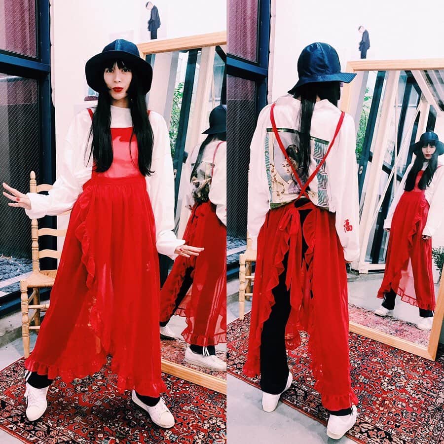板橋よしえさんのインスタグラム写真 - (板橋よしえInstagram)「@saramary12 のブランド #irojikake の展示会へ オーガンジー素材の赤ちゃんパーカー👶とエプロンワンピース、かわいかったあ❤️」10月30日 17時23分 - candy_yoshie
