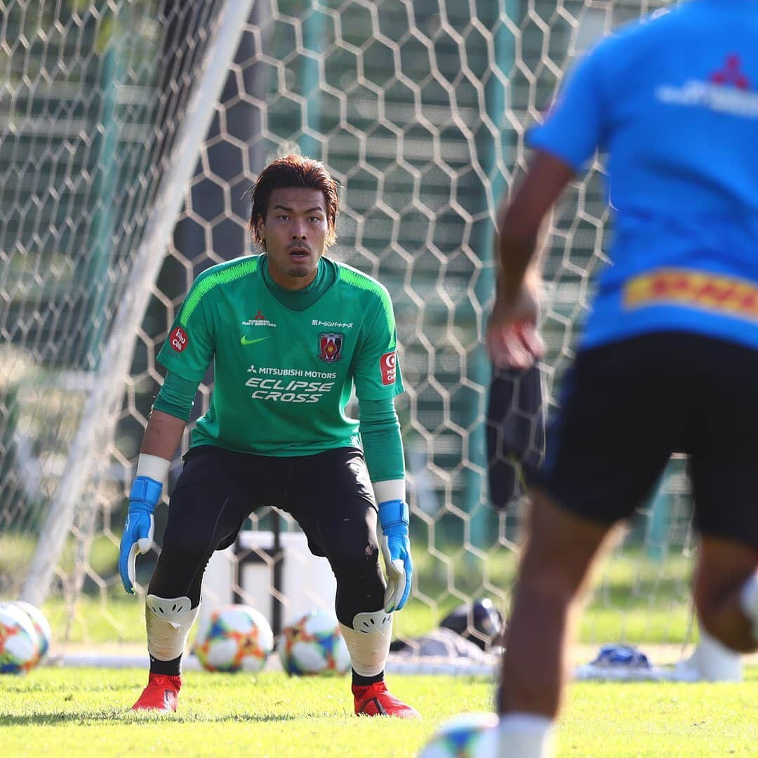 浦和レッドダイヤモンズさんのインスタグラム写真 - (浦和レッドダイヤモンズInstagram)「30日、大原サッカー場でのトレーニング。 #山中亮輔 #荻原拓也 #森脇良太 #福島春樹 #urawareds #浦和レッズ」10月30日 17時27分 - urawaredsofficial