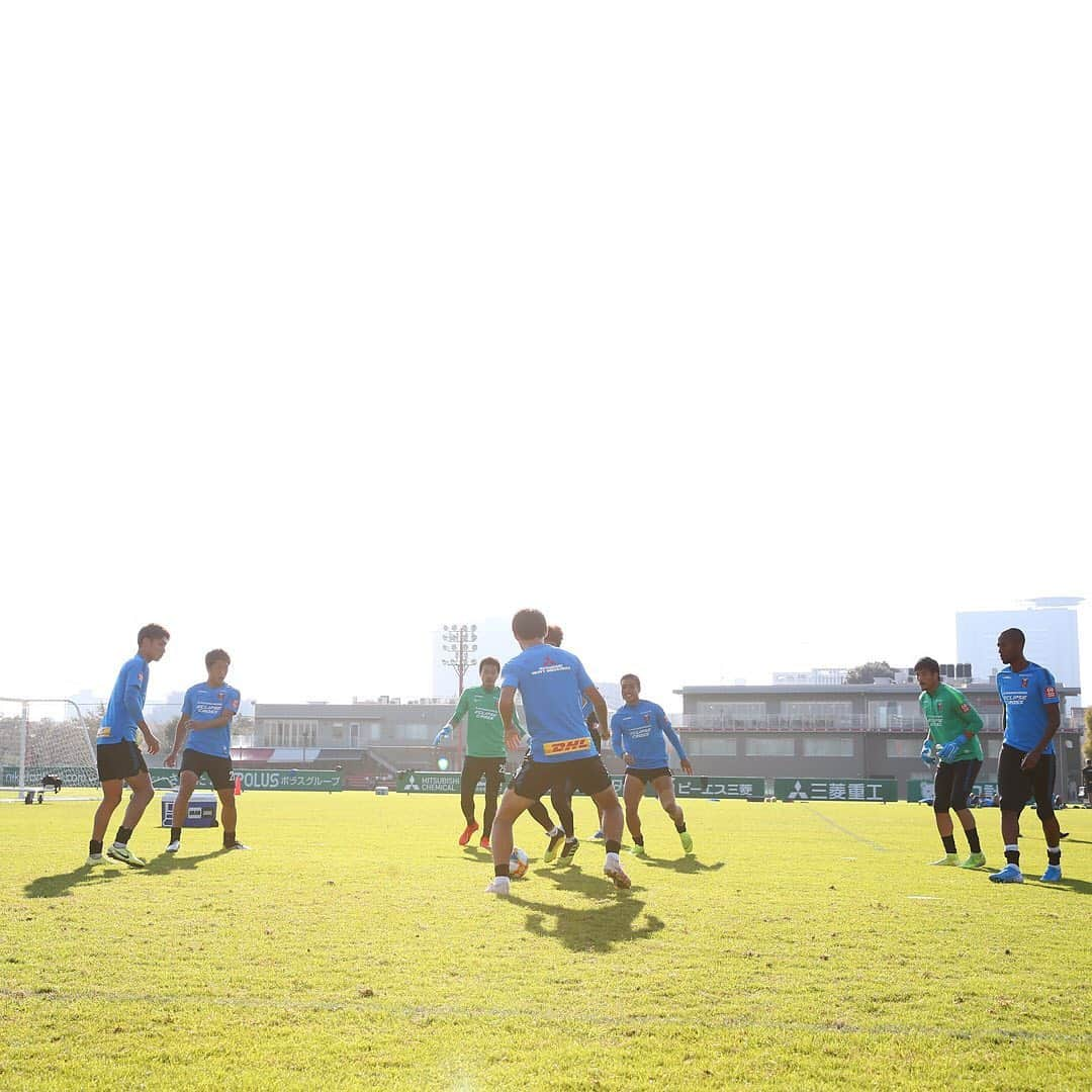 浦和レッドダイヤモンズさんのインスタグラム写真 - (浦和レッドダイヤモンズInstagram)「30日、大原サッカー場でのトレーニング。 #山中亮輔 #荻原拓也 #森脇良太 #福島春樹 #urawareds #浦和レッズ」10月30日 17時27分 - urawaredsofficial