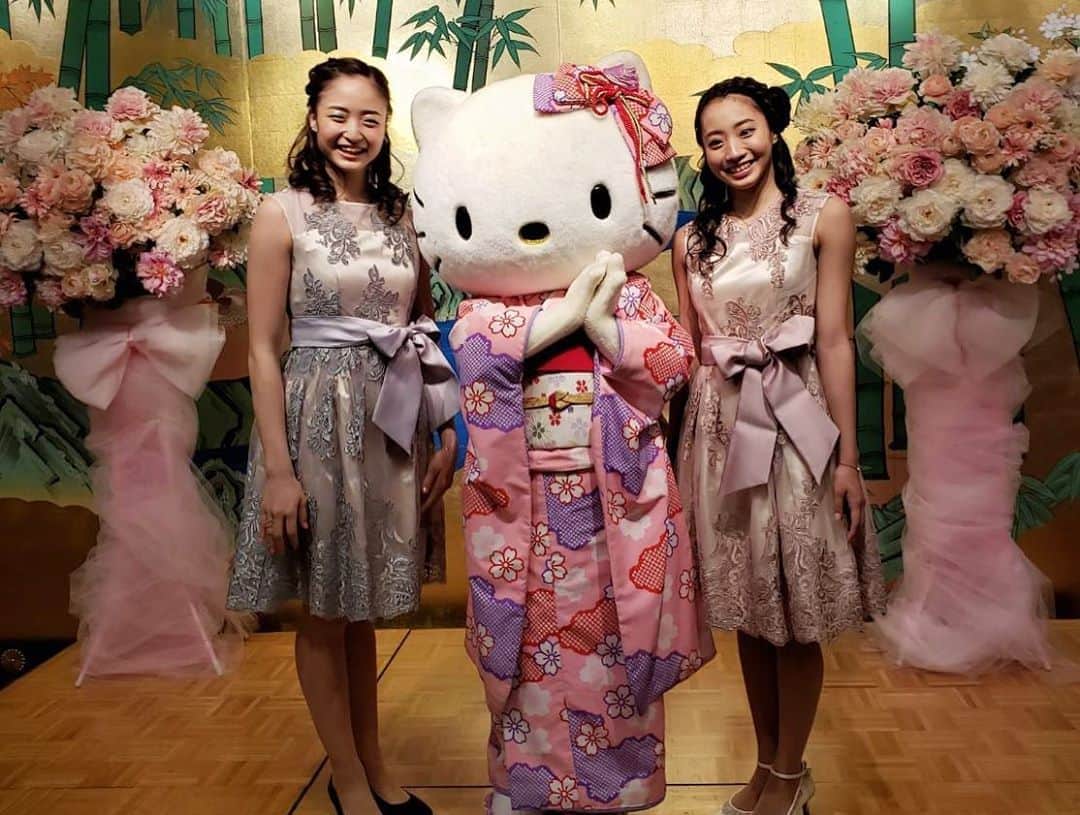 皆川夏穂のインスタグラム：「キティちゃんと🎀✨」