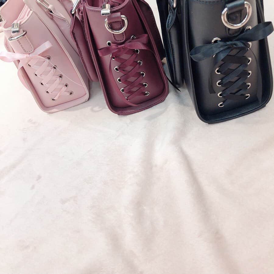 Ank Rougeさんのインスタグラム写真 - (Ank RougeInstagram)「. 【press】 . ハートくりぬきbag pink/wine/black ¥7,900+tax . 今週入荷予定🧸❤️💜🖤 . ‪…………………………‬ . 11月1日12時より Neo Casual Correctionを 公式通販サイトAilandにて公開🐰🌹 . お楽しみに🖤♥️💜 . #ankrouge」10月30日 17時56分 - ankrouge_official