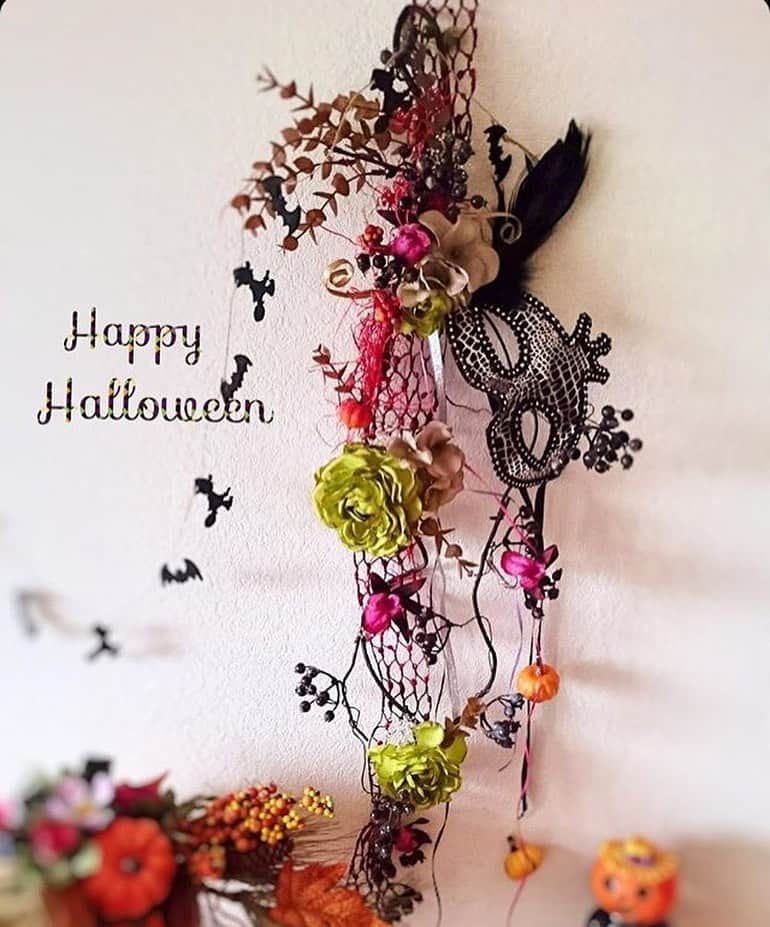 東京堂アーティフィシャルフラワーMAGIQのインスタグラム：「🎃MAGIQ キャンペーン🎃 【ハロウィンキャンペーン】 💫💫💫💫💫💫💫💫💫💫💫💫 👑【入賞】発表❗️👑 ✳️💫Congratulations🏆💫✳️ 🎊おめでとうございます🎉🎊 ・ Photo by @fleuge12 👏👏👏 ・ 💫💫💫💫💫💫💫💫💫💫💫💫 素敵な写真タグ付けして、キャンペーンに投稿していただきありがとうございます🙇 ・ 素敵な写真を共有させて頂きます♪ ・ これからも @magiq.jp  をよろしくお願いいたします。 ・ 🔸🔸🔸🔸🔸🔸🔸🔸🔸🔸🔸🔸 【ハロウィンキャンペーン ご参加頂きました皆様】 キャンペーンへのご参加頂き、 誠にありがとうございました🙇‍♂️ ・ 今後も、キャンペーンは続きますので次回キャンペーンも参加よろしくお願い致します🙇‍♂️ ・ #MAGIQ#MAGIQのある暮らし#TOKYODO#東京堂#アーティフィシャルフラワー#アーティフィシャル#フラワー#アートフラワー#造花#花のある暮らし#花のある生活 #花好きな人と繋がりたい#フラワーデザイン#フラワーアレンジメント#フラワーアレンジ#アレンジメント#キャンペーン#ハロウィン#ハロウィンアレンジ#halloween#halloweenarrangment#artificialflower#artificial」
