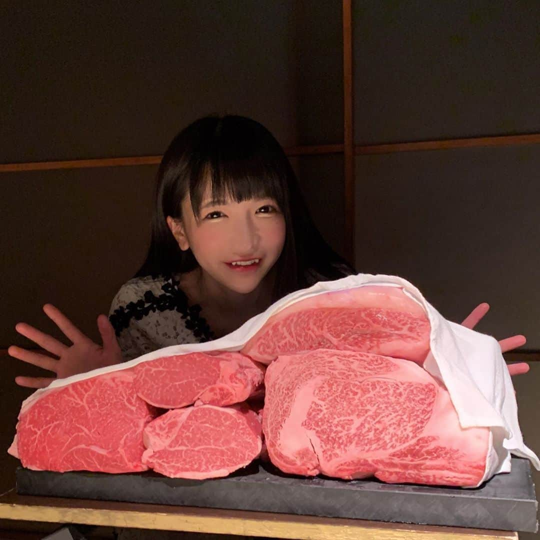 もえのあずきさんのインスタグラム写真 - (もえのあずきInstagram)「お肉ぺろり😋 #お肉#ginzakoko炉 #koko炉#お肉大好き #japanesefood #japanesegirl #japanese_food #japaneseidol」10月30日 18時05分 - moeazukitty