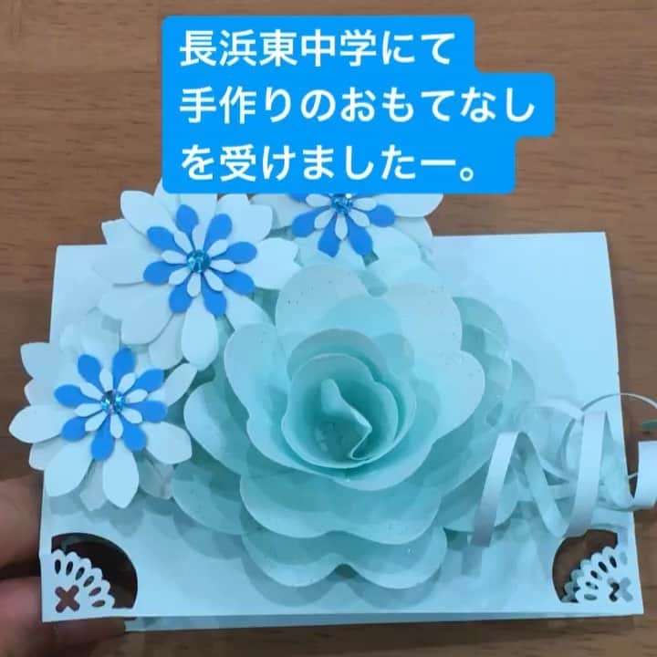 銘苅淳のインスタグラム：「ユメセンしてきました！ 長浜市立東中学。  愛組のみんなが歓迎してくれたよー。 嬉しくてハグしてたら、逃げていった（笑）」