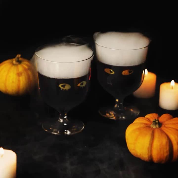 のインスタグラム：「「Trick or Drink?」 お家の中にいたって、アイデアひとつでハロウィンはもっと楽しくなる！お気に入りのグラスに「○○」を入れてみたら…ちょっと不思議なハロウィンパーティのはじまりはじまり… 【雑貨/unico】 JOIE JOUER(ジョワジュエ) フリーグラスセット￥3,600＋税 ---- ◆詳細はプロフィールのリンクからどうぞ @unico_fan ----- #ウニコ #unico #ウニコルーム #unicoloom #unicoオンラインショップ #joiejouer #ジョワジュエ #ハロウィン #ハロウィンパーティー #halloween #グラス #かぼちゃ #pumpkin #秋 #autumn #日々の暮らし #暮らしを楽しむ #休日 #新生活 #引越し #模様替え #ライフスタイル #インテリア #家具 #マイホーム #家づくり #部屋づくり #リビング #ダイニング #心地よい暮らし」