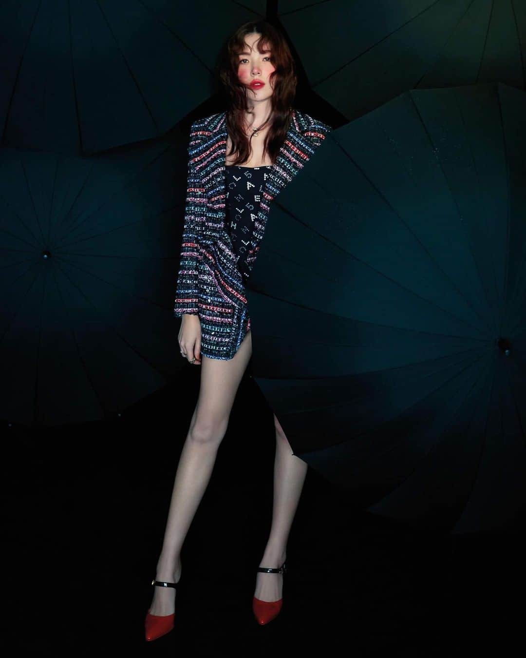 Vogue Taiwan Officialさんのインスタグラム写真 - (Vogue Taiwan OfficialInstagram)「🎭11月號封面人物🎭 許瑋甯：「相信任何事情的發生都是有意義的，所有的發生都是最好的安排。」﻿ ﻿  Photographed by 江民仕  @icura2000  Stylist  @annyting1025  Hair.  @chuan518  Makeup.  Jimy Fashion by @chanelofficial 🖋#TravisTravie﻿ ﻿ #VogueCover #VogueFashionNews #許瑋甯」10月30日 18時53分 - voguetaiwan