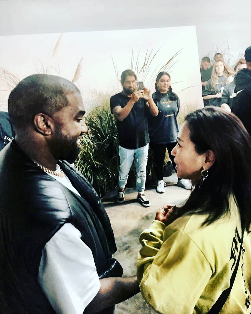 MINMIさんのインスタグラム写真 - (MINMIInstagram)「Kanye west  someday will feature with 😚　lol #jesusisking #newalbum #kanye @yeezyscloset @teamkanyedaily #yeezy」10月30日 18時49分 - minmidesu