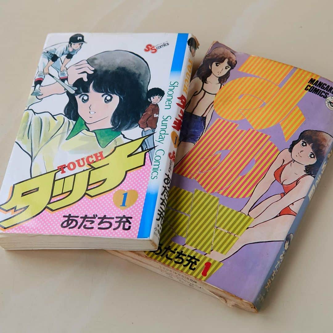 Hanako公式さんのインスタグラム写真 - (Hanako公式Instagram)「📌食事はあの店で本を片手に﻿ ﻿ 練馬駅前にある〈アンデス〉☕️店内に本棚が置かれたのは、30年ほど前に、常連さんが家の本をくれたのがきっかけ。以後、本が増え続けているそう。﻿ ﻿ 「アメリカンサンド」と一緒に・・﻿ ✔︎『タッチ』あだち充﻿ 1980年代に『週刊少年サンデー』で連載。野球を題材に双子兄弟とヒロインの恋愛を描く。現在は文庫版。﻿ ﻿ ✔︎『みゆき』あだち充﻿ 主人公の男の子とヒロインである2人のみゆきとの三角関係を描いたラブコメディ。現在は文庫版。﻿ ﻿ 【Hanako_学び特集発売!!】﻿ #Hanako #Hanako_magazine #勉強日記 #勉強ノート #studymotivation #studygram #studying #タッチ #アンデス  #カフェ巡り #読書記録 #読書女子 #読書の秋 #本好き #bookstagram #女子飲み #ビール女子 #ひとり呑み #KOYAMAチキン #おすすめ酒 #おつまみ部 #飲み歩き #グルメ女子 #東京カフェ #photoby_MisaNakagaki」10月30日 19時12分 - hanako_magazine
