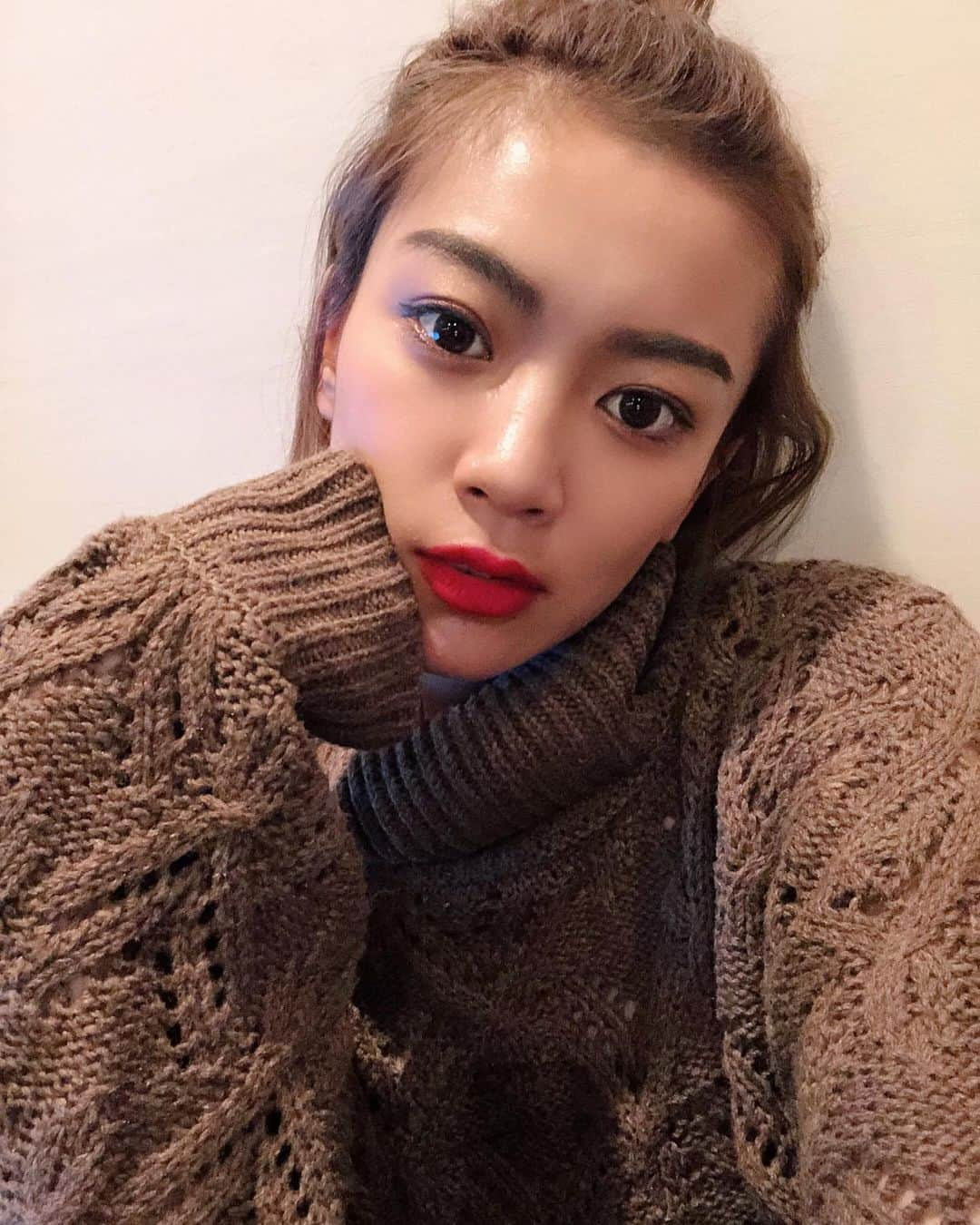 平アスカさんのインスタグラム写真 - (平アスカInstagram)「. knit🧶♥️ #knit #ungrid」10月30日 19時18分 - asucataira