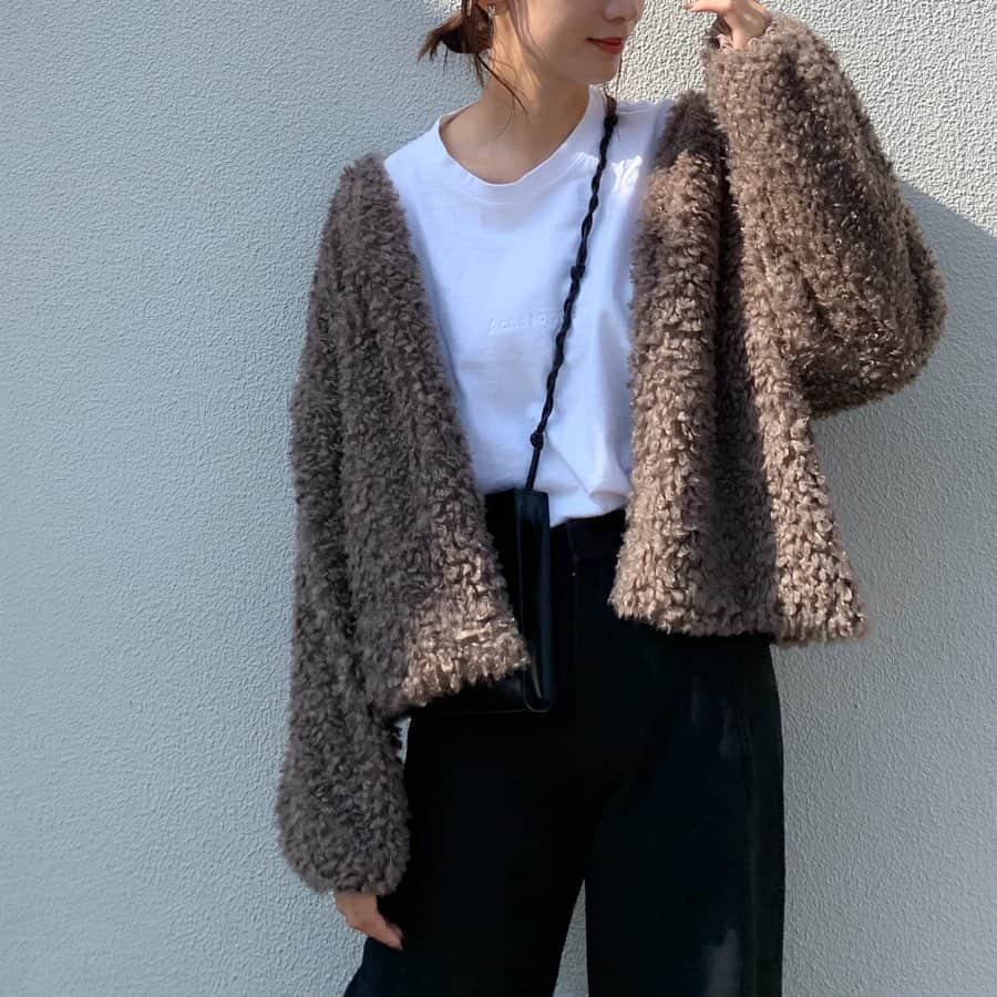 Nagiさんのインスタグラム写真 - (NagiInstagram)「. モコモコ🐻 Tシャツにボア🎶 . . outer. @fifth_store #fifth #fiftth tops. #acnestudios  bottom. #uniqlou bag. #jilsander  shoes. #converse . . . . #today#code#ootd#outfit#fashion#i今日の服#コーデ#ファッション#カジュアル#アウター#高身長コーデ#秋アウター#フィフス#ボアジャケットコート」10月30日 19時21分 - nagina001