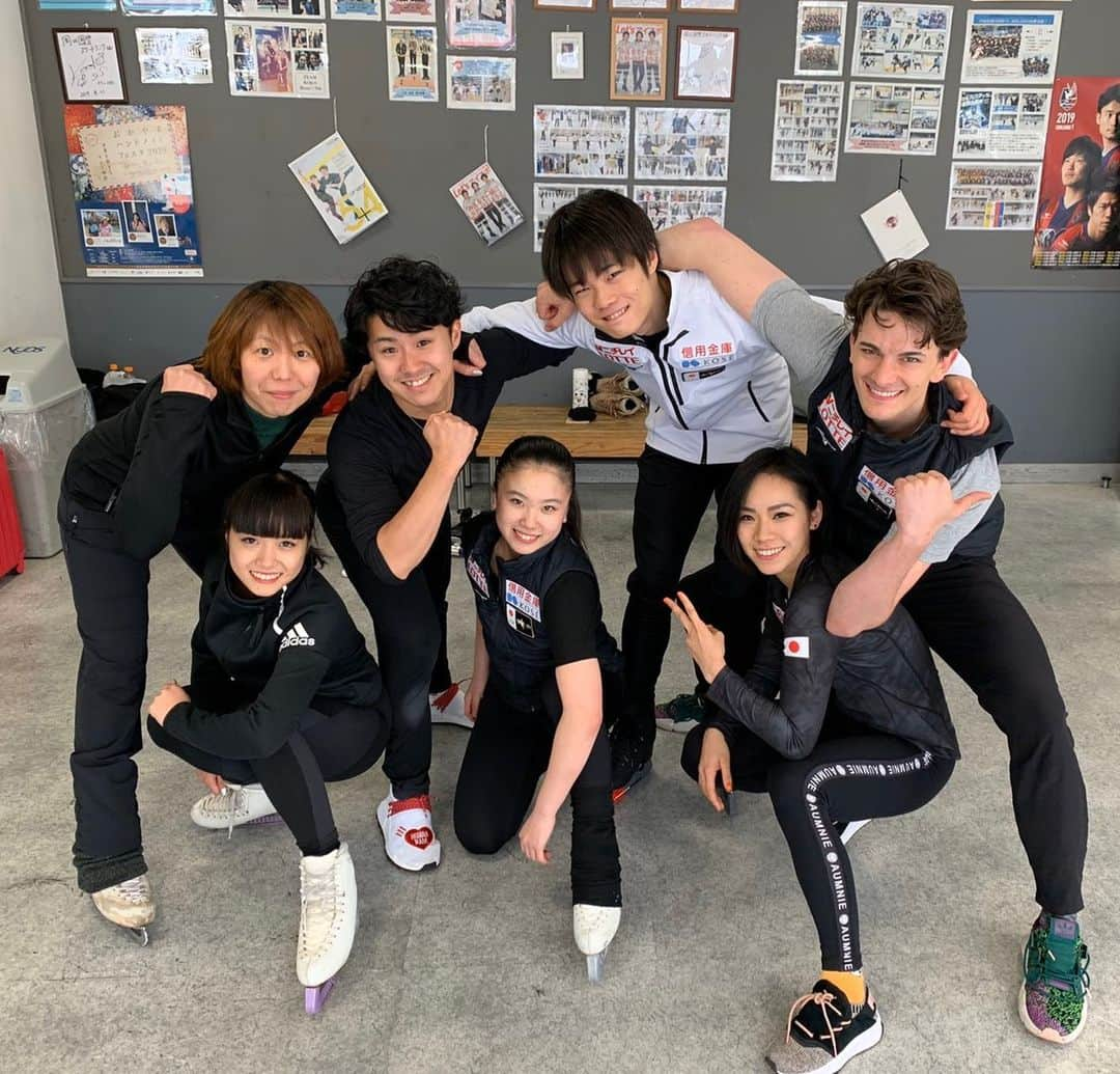 小松原美里さんのインスタグラム写真 - (小松原美里Instagram)「Practice in Japan as an icedancer. Last year :  just us This year : 😭♥️ . 昨年ずっと私達1組と先生でクラウドファンディングで頂いたご支援を元に数を制限して貸切を取り、練習していました。今年の大会前はなんとみんなで練習😭♥️なんと幸せな事 場所は違っても、みんな大会頑張ろう！！ . 亀仙人靴下を履いていることに気づいたあなたは仙人  #アイスダンス #icedance #有川梨絵 #りえけん #きりけん #うたしん #チームココ」10月30日 19時50分 - missatoooo