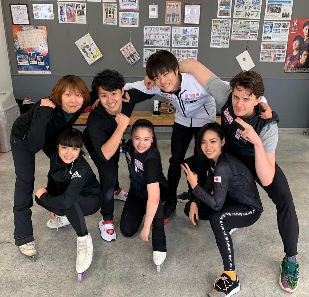 小松原美里さんのインスタグラム写真 - (小松原美里Instagram)「Practice in Japan as an icedancer. Last year :  just us This year : 😭♥️ . 昨年ずっと私達1組と先生でクラウドファンディングで頂いたご支援を元に数を制限して貸切を取り、練習していました。今年の大会前はなんとみんなで練習😭♥️なんと幸せな事 場所は違っても、みんな大会頑張ろう！！ . 亀仙人靴下を履いていることに気づいたあなたは仙人  #アイスダンス #icedance #有川梨絵 #りえけん #きりけん #うたしん #チームココ」10月30日 19時50分 - missatoooo