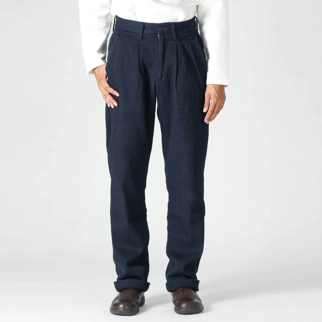 Japanblue Jeansさんのインスタグラム写真 - (Japanblue JeansInstagram)「✔Item . J802921(SK5) MONPE Pants . Fabric:Indigo Sashiko . 日本伝統の刺子をインディゴで仕上げた生地。 モンペ "MONPE"と呼ばれる日本独自のパンツを現代風にアレンジ。 ウエスト部分のタックを効かせ、スッキリとした見た目ながらリラックス感のある穿き心地に。  The fabric is Japanese traditional fabric ‘Sashiko’ dyed by indigo. The design source is Japanese old pants ‘Momoe’, but fits more modern. . #japanbluejeans #JEANS #DENIM #madeinjapan #factory #jeansstreet #tokyo #ジーンズストリート #デニム #ジーンズ #国産 #倉敷 #児島 #渋谷 #上野 #セットアップ　 #setup #jbj19aw」10月30日 19時51分 - japanbluejeans