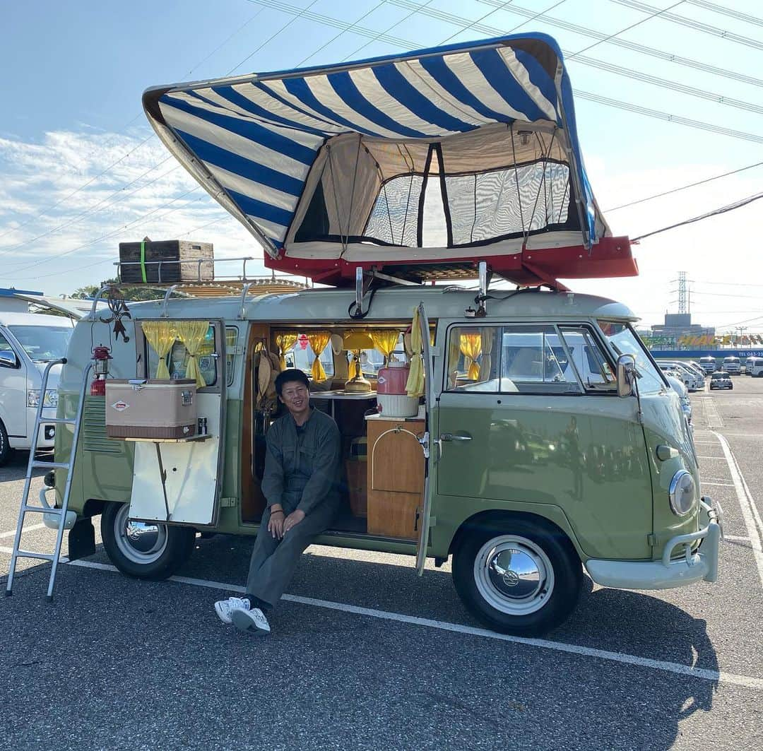 ロッシーさんのインスタグラム写真 - (ロッシーInstagram)「フジテレビONE 『兵動・野爆のキャンピング王国 』ロケ！ 今回は、購入した車をカスタムカーに！ さーぁどうなったかな？ お楽しみに！ 放送は、 11月23日 23時から！  #フジテレビONE #兵動野爆のキャンピング王国  #兵動大樹 さん #野性爆弾 #藤木由貴　さん #キャンピングカー #野性爆弾 #ロッシー #より。 #ロシ写真」10月30日 20時03分 - yaseibakudan_rossy