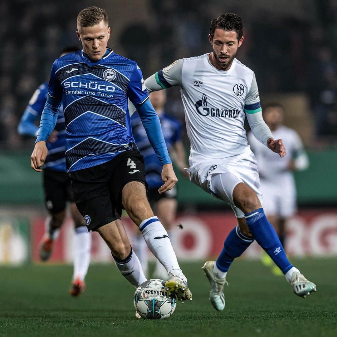 マルク・ウートさんのインスタグラム写真 - (マルク・ウートInstagram)「Next round @dfb_pokal ✔️🔵⚪️ #S04 #MU7」10月30日 20時07分 - markuth