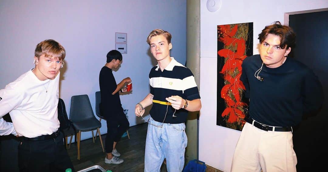New Hope Clubさんのインスタグラム写真 - (New Hope ClubInstagram)「Singapore pre-show 🤙 . . . #singapore #asia #tour #loveagain #backstage #newhopeclub」10月30日 20時17分 - newhopeclub