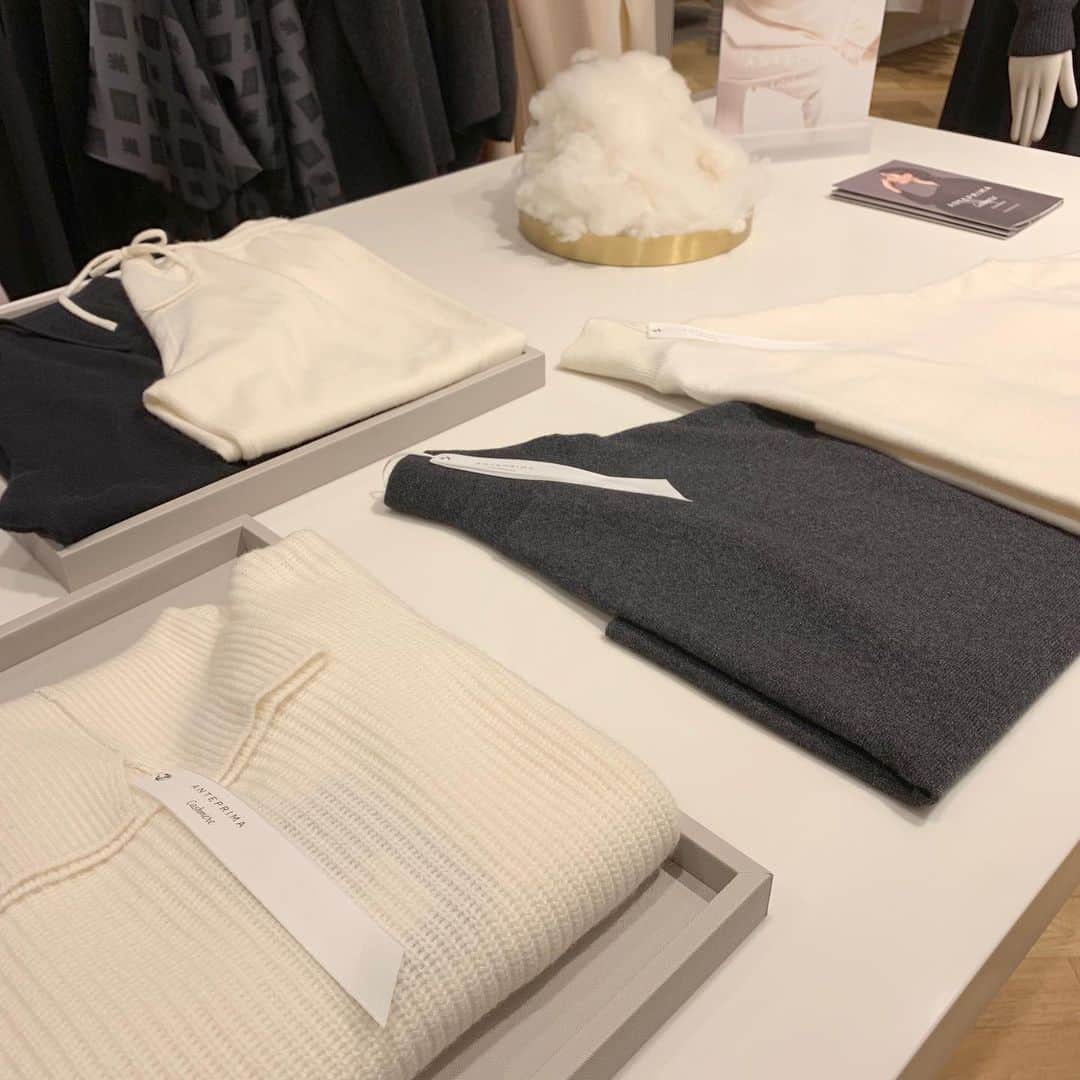 ANTEPRIMAさんのインスタグラム写真 - (ANTEPRIMAInstagram)「Embrace the versatility in style! Discover our everyday essential - the new Cashmere Pure collection is what you can relish in ultra-comfort and elegance. Now available at store.  #anteprima #CashmerePure #cashmere #versatile #fashion ##style #lifestyle #everyday #basics #instastyle #photo #ootd #italian #instafashion #readytowear #fashiondesign #womenswear #アンテプリマ #カシミヤ #カシミヤコレクション」10月30日 20時30分 - anteprimaofficial