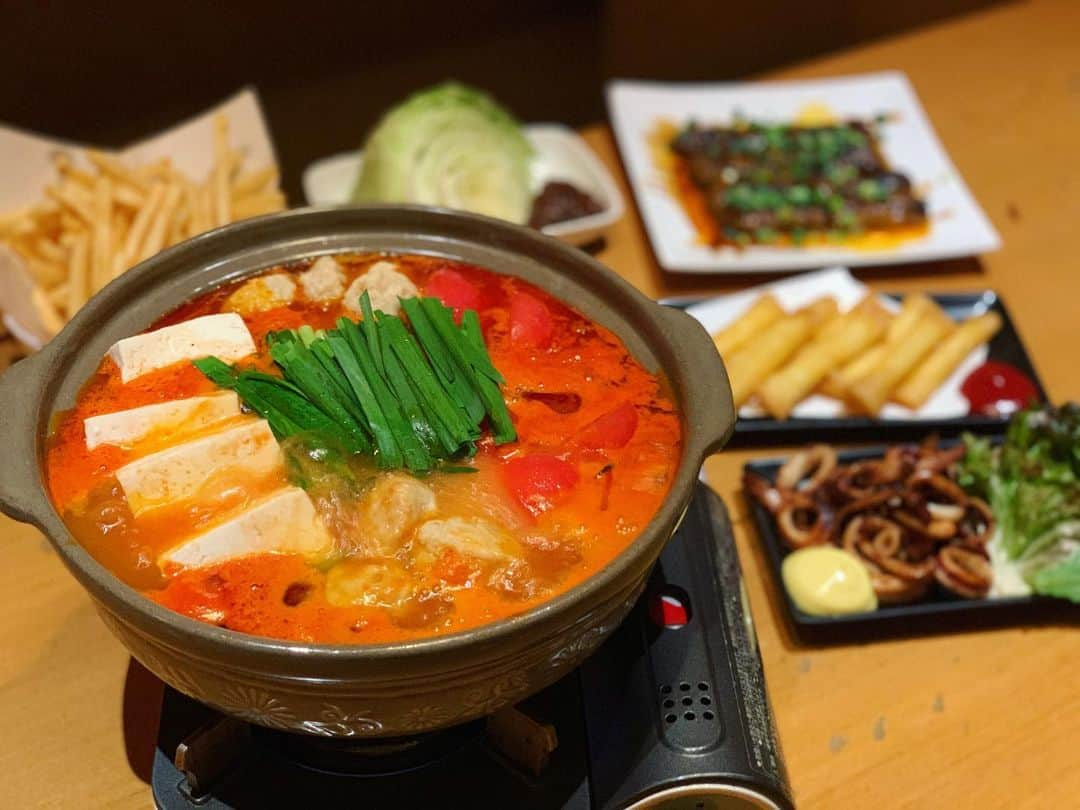 Soba-ya 榛名のインスタグラム：「もつ鍋はじまりました❄️ 今年は新しくトマト鍋が登場！🍅 是非お試しください☺️ #榛名 #西浦和 #埼玉 #浦和  #蕎麦 #居酒屋 #日本酒  #焼酎 #3m #森伊蔵 #魔王 #村尾  #武蔵浦和 #中浦和  #手作り #旬の野菜  #一人でも楽しめる #酒好 #刺身  #ヘルシー #ヘルシーメニュー  #健康 #健康食 #instafood  #グルメ好きな人と繋がりたい」