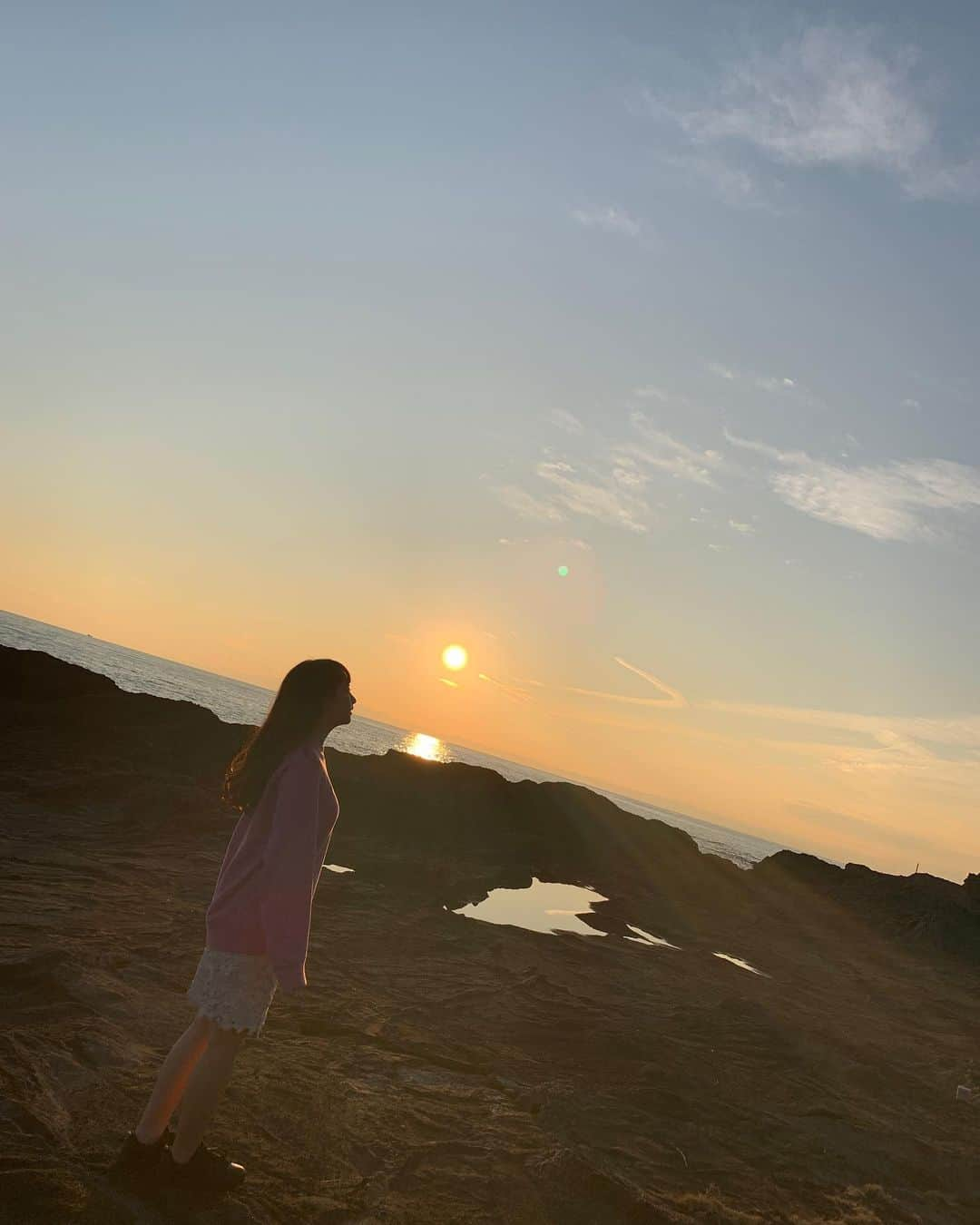 津島衣里さんのインスタグラム写真 - (津島衣里Instagram)「🛸 #てんきよしこちゃん #空 #海 #今空 #夕日 #夕陽 #日の入 #地球 #sunset」10月30日 20時59分 - eritsushima_official