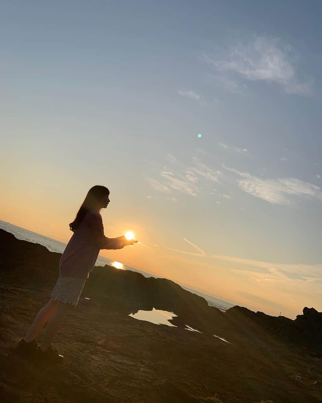 津島衣里さんのインスタグラム写真 - (津島衣里Instagram)「🛸 #てんきよしこちゃん #空 #海 #今空 #夕日 #夕陽 #日の入 #地球 #sunset」10月30日 20時59分 - eritsushima_official