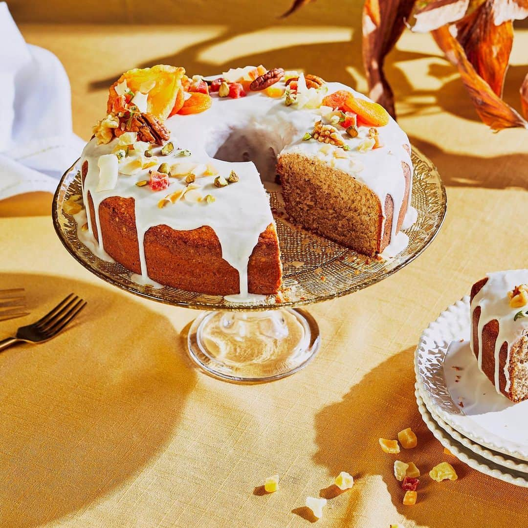 Anthropologieさんのインスタグラム写真 - (AnthropologieInstagram)「Here’s a peek at our holiday best, now showing on Stories! Share your own seasonal favorites with #AnthroHome 🍰 (link in profile to shop)」10月30日 21時01分 - anthropologie