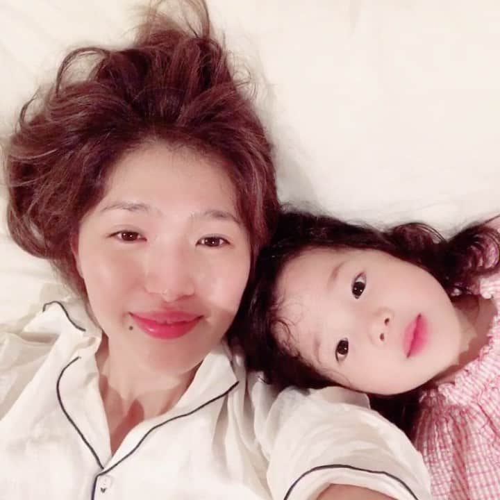 廣瀬規子のインスタグラム：「寝る5分前とは思えぬテンションの高さ * #おやすみなさい #goodnight #💤 #今日も1日よくがんばりました #最後はお猿になると見せかけて #何故かクマになるという」